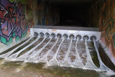 A la sortida del sobreeixidor del torrent de l’Oriol s’han instal·lat 10 malles que retenen els sòlids (foto: Agbar)