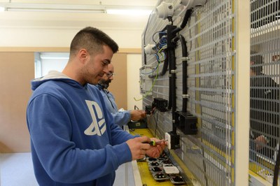 Els cursos programats en el marc del Pla de mesures anticrisi estan vinculats a diferents sectors professionals (foto: Localpres).