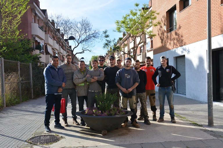 El regidor d'Obra Pública, Juan López, ha agraït la feina feta als estudiants francesos (foto: Ajuntament)
