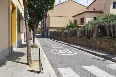 En aquest tram del c. Sant Sebastià s’igualarà la calçada al mateix nivell que el de les voreres (foto: Ajuntament de Rubí).