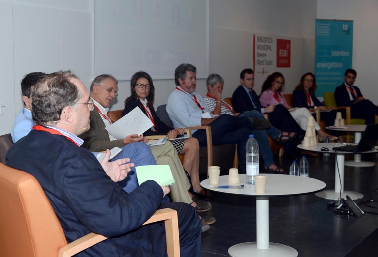 Taula rodona (foto: Localpres)