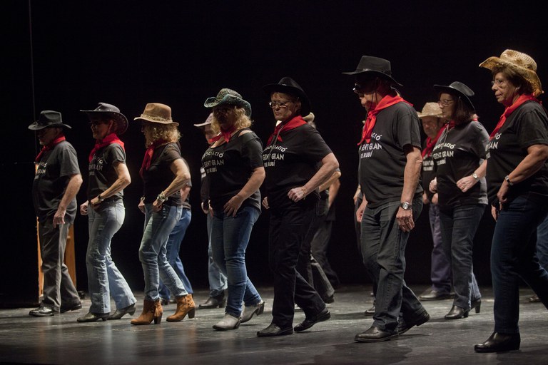 Actuació del grup de ball country (foto: Localpres)
