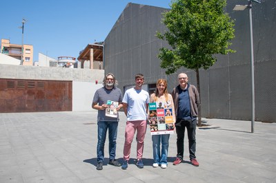 L'alcaldessa i el regidor de Promoció i Dinamització Cultural, amb els programadors del festival (foto: Ajuntament de Rubí - Localpres).