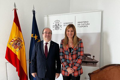 El ministre, Miquel Iceta Llorens, i l’alcaldessa, Ana María Martínez Martínez (foto: Ajuntament de Rubí).