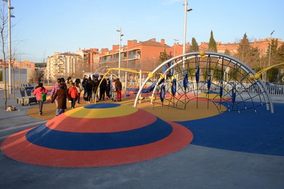 El nou parc de La Serreta incorpora un disseny amb multitud de jocs i activitats (foto: Localpres).