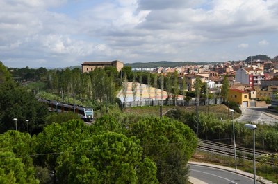 L’estació s’hauria de construir a tocar del poliesportiu de La Llana   (foto: Ajuntament de Rubí - Localpres).