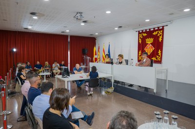 La sessió per debatre sobre l’estat de la ciutat s’ha celebrat aquest dissabte a la Biblioteca Mestre Martí Tauler (foto: Ajuntament de Rubí – Localpres).