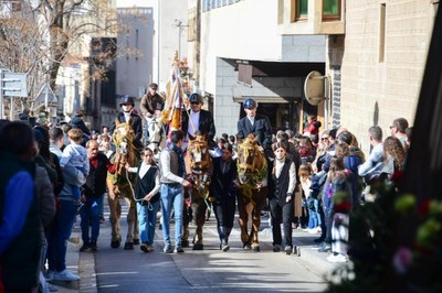 La rua dels Tres Tombs tornarà a ser el moment més popular de la celebració de Sant Antoni (foto: Ajuntament de Rubí – Localpres).