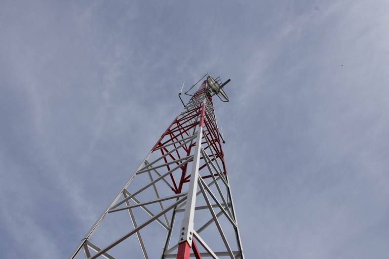 L'antena medeix 40 metres d'alçada (foto: Localpres)