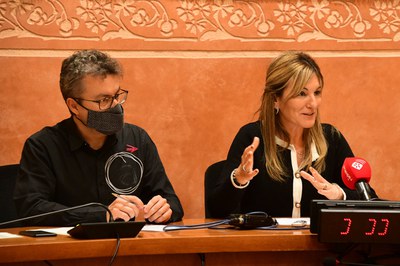 Ana María Martínez Martínez i Andrés Medrano Muñoz, durant la roda de premsa (foto: Ajuntament de Rubí – Localpres).