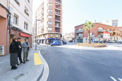 L’alcaldessa i els regidors, comprovant les obres executades (foto: Ajuntament de Rubí – Localpres).