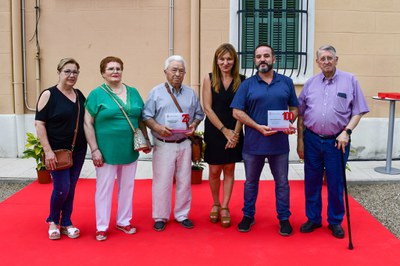 L’alcaldessa amb els representants de les entitats que enguany celebren un aniversari rellevant  (foto: Ajuntament de Rubí - Localpres).