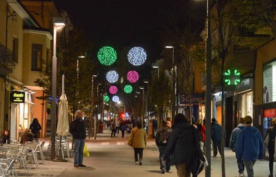 L’increment de l’activitat comercial augmenta la possibilitat de furts i robatoris (foto: Localpres).