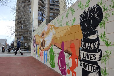 Mural ‘Rubí integra totes les diversitats’ de la COLOR Week de 2022 (foto: Ajuntament de Rubí).