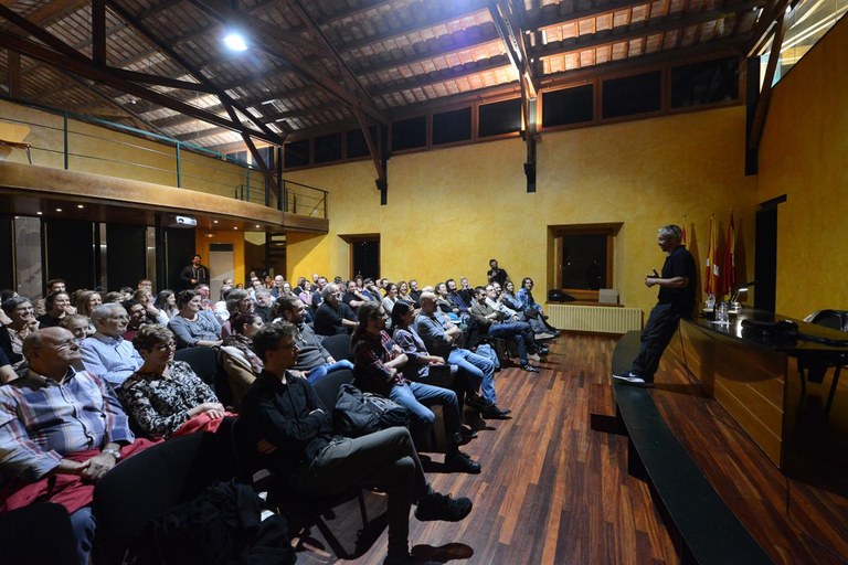 Conferència de cloenda de Ricky Dávila (foto: Localpres)