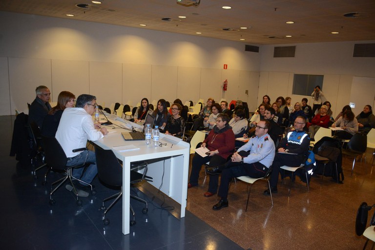 L'acte ha tingut lloc a la biblioteca Mestre Martí Tauler (Foto: Localpres)
