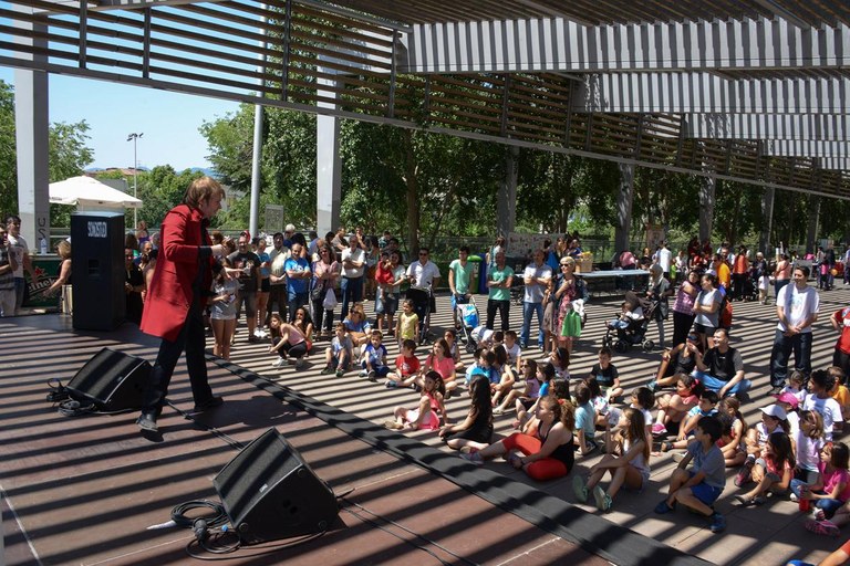 Actuació de màgia a càrrec de Jordi Quimera (foto: Localpres)
