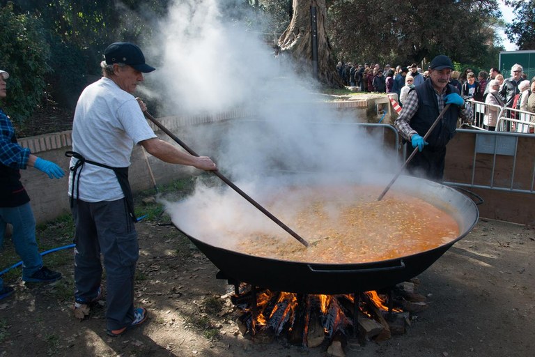 La paella popular (foto: Localpres)