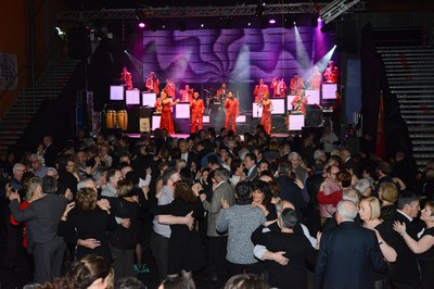 El ball de la Societat s'ha celebrat al pavelló del Regina Carmeli (foto: Localpres)