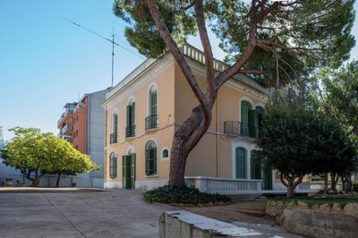 La programació de primavera recupera activitats a l’aire lliure com el curs de dibuix urbà (foto: Ajuntament de Rubí – Teresa Llordés).
