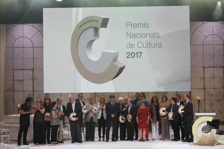 Foto de família de la cerimònia dels Premis Nacionals de Cultura 2017 (foto: Eva Guillamet)