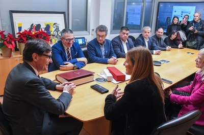 El president ha signat el Llibre d'honor de la ciutat (foto: Ajuntament de Rubí – Localpres)
