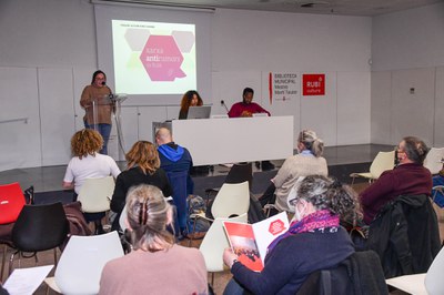 Un moment de la presentació a la biblioteca  (foto: Ajuntament de Rubí – Localpres).