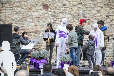 Performance contra la violència masclista (foto: Ajuntament - Lali Puig)