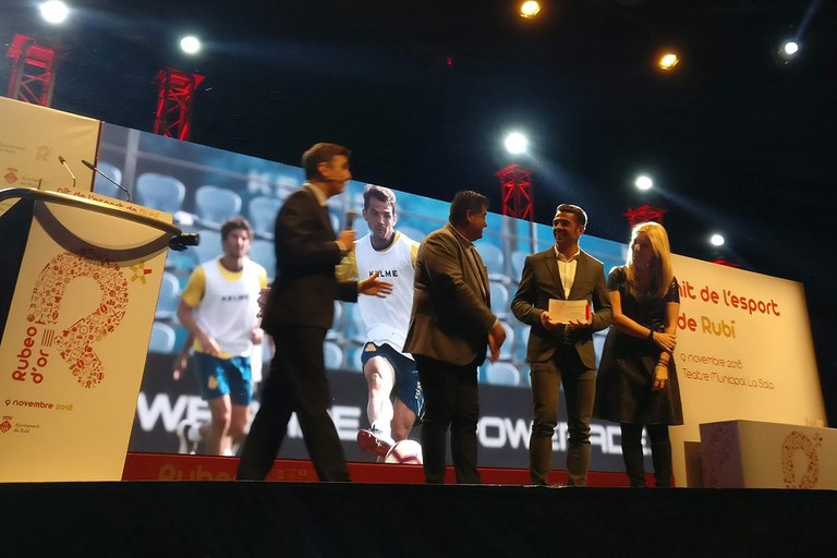 Reconeixement a Víctor Sánchez, jugador del RCD Espanyol