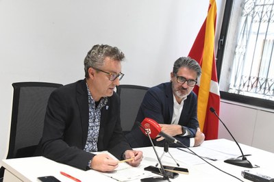 Andrés Medrano Muñoz i Jordi Lacruz Bonet, durant la roda de premsa per presentar el PERTE (foto: Ajuntament de Rubí – Localpres).
