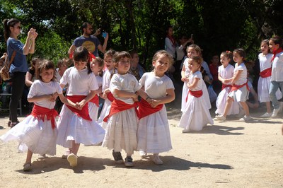 Els infants de l'Escola de l'Esbart (foto: Localpres)