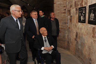 Marroyo ha visitat l'exposició acompanyat del conseller (foto: Localpres)