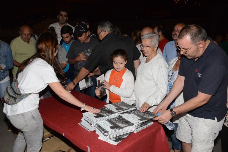 Els veïns i veïnes han recollit els seus exemplars (foto: Localpres)