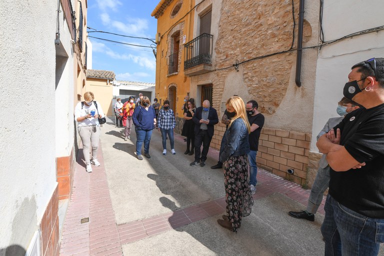 La casa on va viure Neus Català ha estat un dels indrets que ha visitat la delegació rubinenca (foto: Ajuntament de Rubí - Localpres)