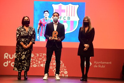 Diego Almeida , Campió de Lliga i Sots Campió de Champions Juvenil amb el F.C. Barcelona.