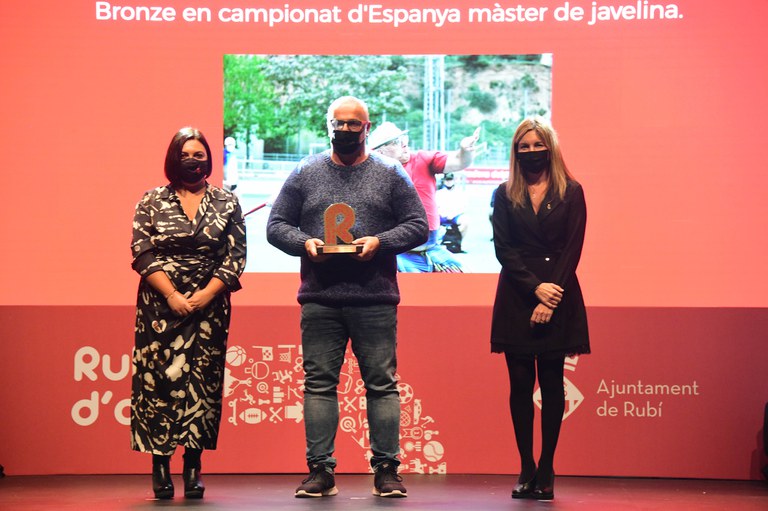 Juan Segarra, sots Campió d'Espanya màster de martell pesat. Bronze en campionat d'Espanya màster de javelina