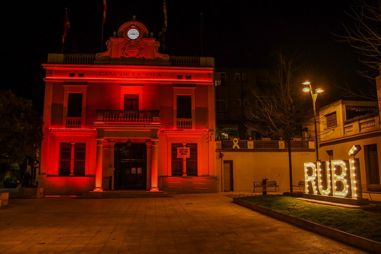 New lighting for commemorations (photo: Ajuntament de Rubí - Localpres)