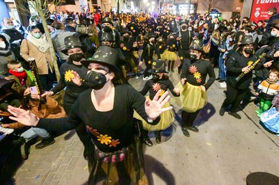 El Concurso de comparsas se resuelve en el marco del desfile de Carnaval (foto: Ayuntamiento de Rubí – Localpres).