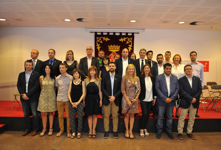 La alcaldesa de Rubí con los regidores del nuevo Pleno municipal