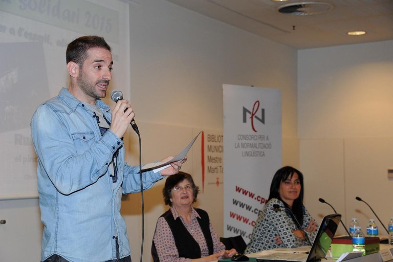 Rubén Yuste dictando el texto (foto: Localpres)