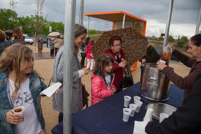 La fiesta de inauguración ha contado con una chocolatada popular (foto: Localpres)