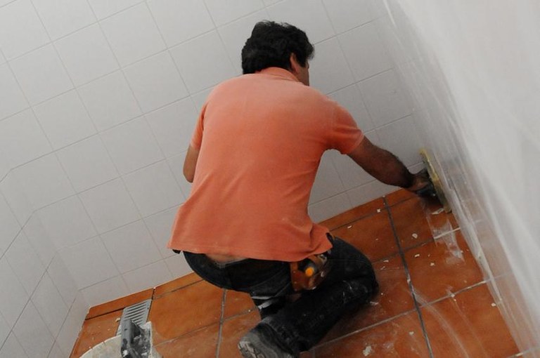 Imagen de un albañil (foto: Lídia Larrosa)