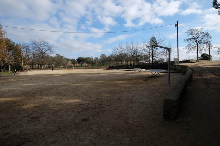 El Ayuntamiento también quiere ordenar el espacio polideportivo informal existente (foto: Localpres)