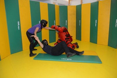 Durante las sesiones prácticas se utilizan materiales de protección de última generación (foto: Localpres).