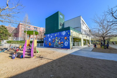 En el patio de la Escuela 25 de Setembre se han realizado varias mejoras (foto: Ayuntamiento de Rubí - Localpres).