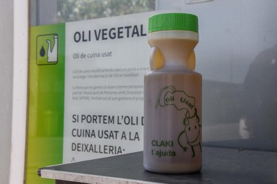 Cada litro de aceite puede llegar a contaminar 10.000 litros de agua (foto: Ayuntamiento de Rubí - Localpres).