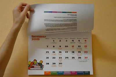 El calendario incluye las actividades de los diversos municipios diferenciadas por colores.