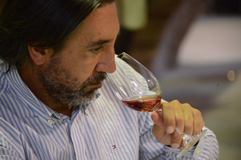 El jurado tiene la misión de evaluar los mejores vinos de Cataluña en cada una de las categorías (foto: Localpres)