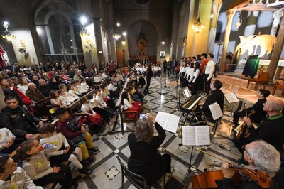 El concierto de Navidad de la escuela del pasado año llenó la iglesia (foto: Ayuntamiento de Rubí - Localpres).