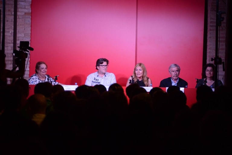 Imagen de la mesa redonda organizada por el Grup Fotogràfic El Gra (foto: Localpres)